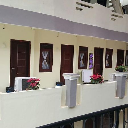 Adel'S Guest House Malang Kültér fotó
