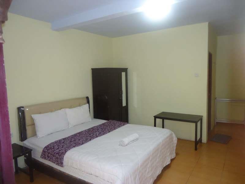 Adel'S Guest House Malang Kültér fotó