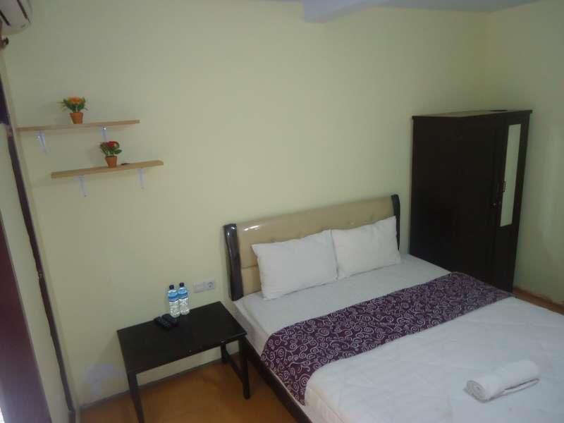 Adel'S Guest House Malang Kültér fotó