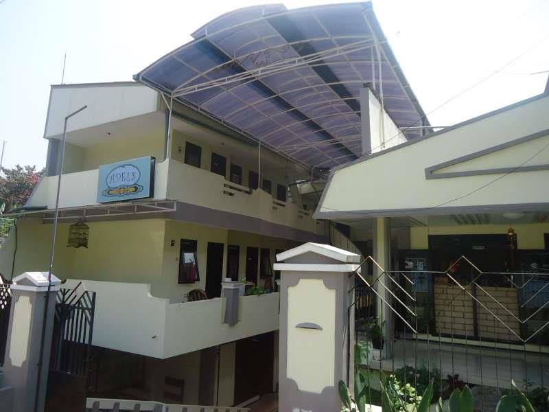 Adel'S Guest House Malang Kültér fotó