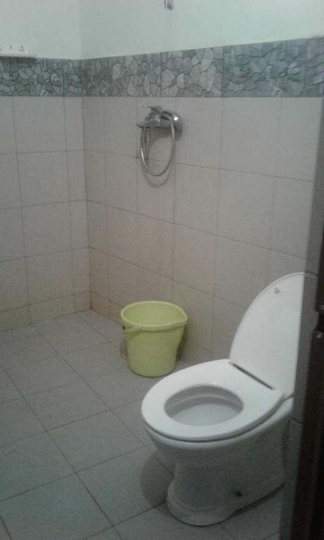 Adel'S Guest House Malang Kültér fotó